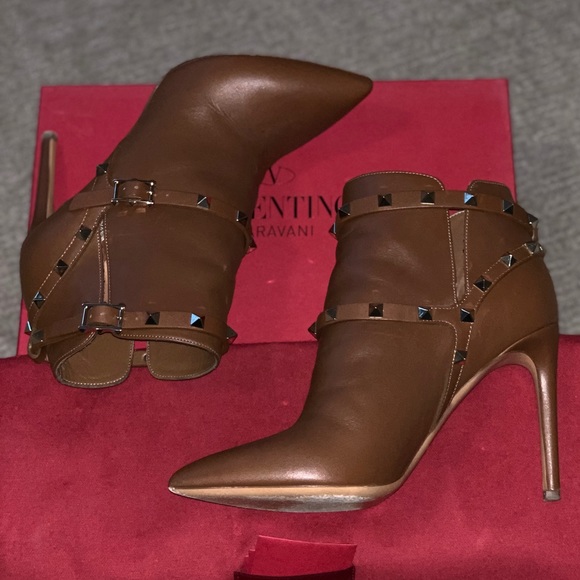 🎈SOLD🎈Authentic Valentino Rockstud booties - Picture 2 of 7